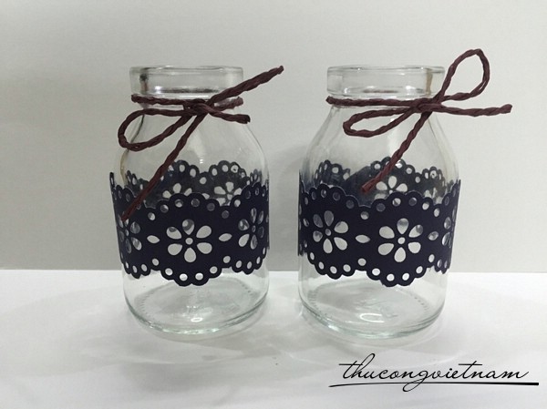 Lọ thủy tinh trang trí ren giấy đen